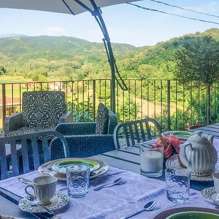 4 Bedroom Pet Friendly In Fivizzano *