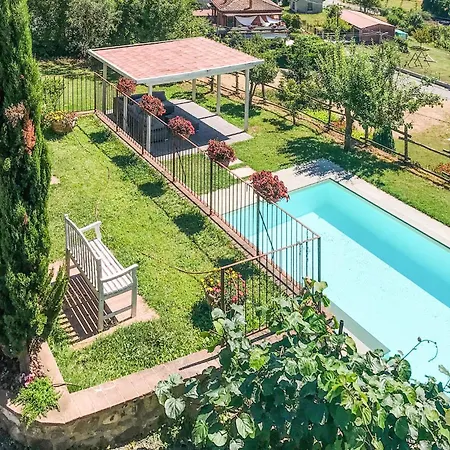 4 Bedroom Pet Friendly In Fivizzano Holiday home Rometta