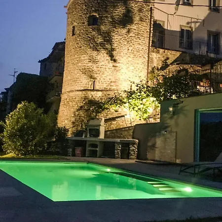 4 Bedroom Pet Friendly In Fivizzano Holiday home Rometta