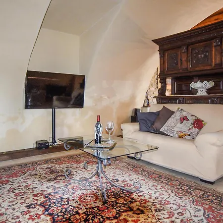 4 Bedroom Pet Friendly In Fivizzano *